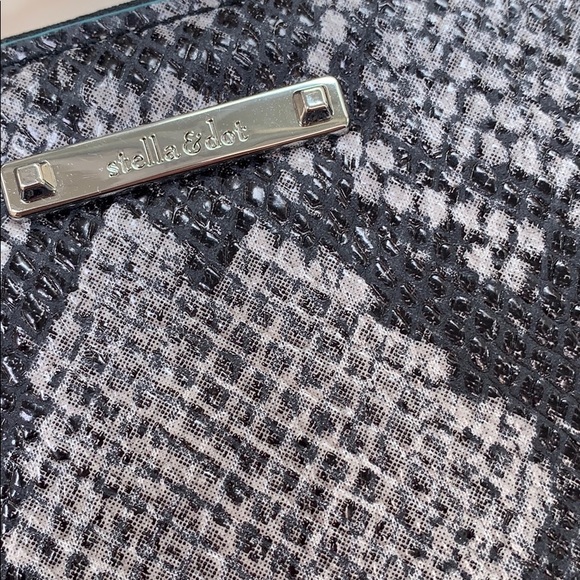 Stella & Dot Animal Print Wallet - Picture 2 of 4